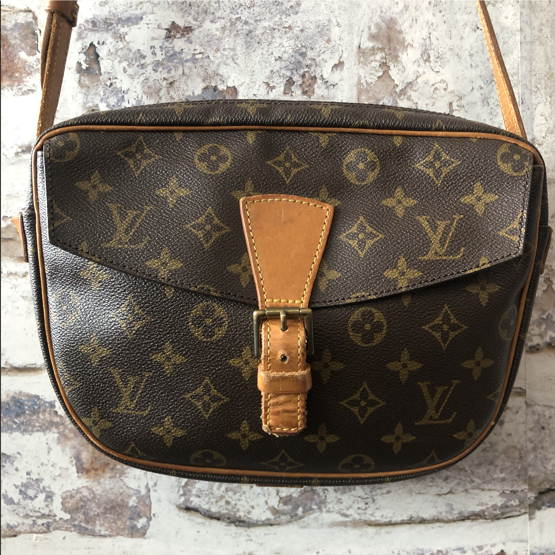 Authentic Vintage Louis Vuitton Crossbody '02 West Anna Boutique